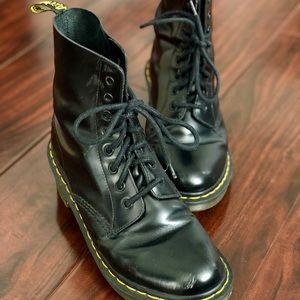 Dr. Martens Clemency Smooth